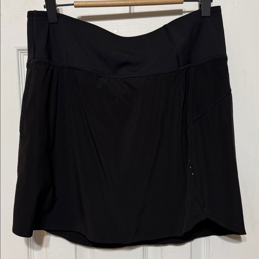 Athleta Run With It Skort 16” Jupe Short Size Medium